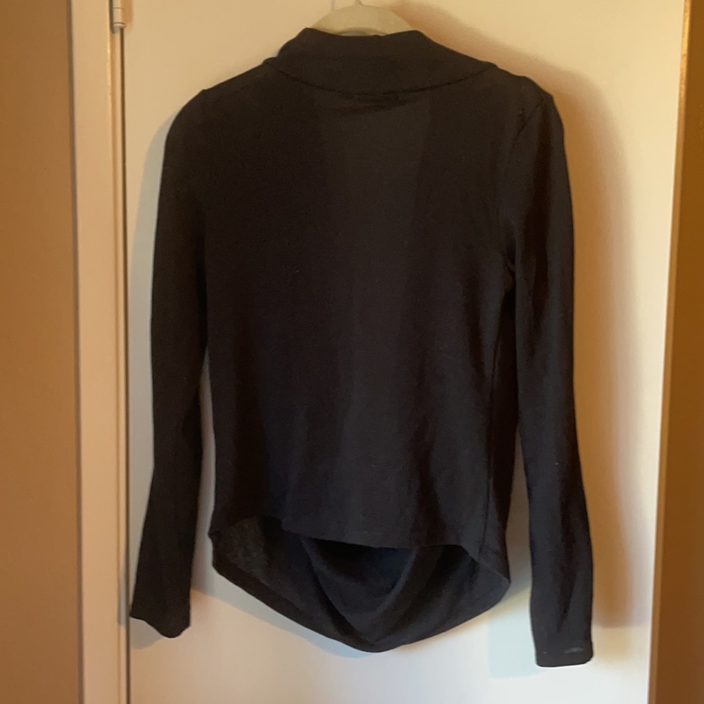 The PERFECT Sexy Black Sweater! Size Medium 🤩 - Picture 6 of 6